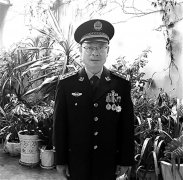 公安局纪委书记用自己交换人质 当场脱下防刺背心