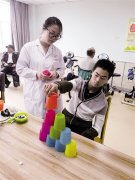 脑瘫小伙郭凯圆的心愿：考个好大学