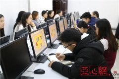 新疆加快教育现代化 努力提升教师业务技能