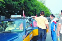 义务送考的心声：考上好学校给说一声，我们最高兴！