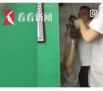 打出来的家教可取吗？因成绩不理想9岁男孩被父倒吊！