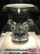 国家一级文物“何尊”亮相蓉城(1)