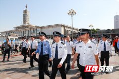 许显辉赴长沙检查国庆节安保维稳工作