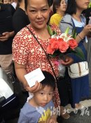 高考现场丨文综理综考题不太难 英语作文考中国礼仪