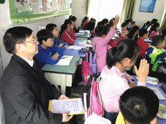 游仙区教师进修校英语教研员亲临富乐实验小学