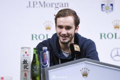 俄新星赞张择打出top20水准 兴奋能挑战费德勒