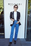 张俪少女装亮相 网友：这个服装搭配太尴尬了