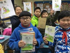 杭州小学提前上下学期的课 书店教辅材料卖脱销