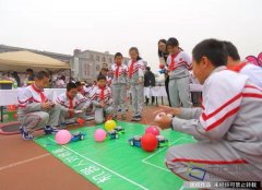 府学优质教育资源带学生动手动脑感受科技魅力