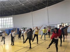 打造未来教师 建设和谐团队 泡桐树小学西区分校社团课程开始啦！