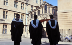 英国牛津大学拟延长女性学生考试时间 女性考试易受时间限制