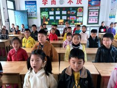 小小少年 歌声嘹亮
