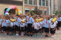 奥龙小学开学第一课：弘扬体育精神 开启健康成长
