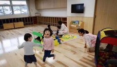 拒绝幼儿园小学化 不能只靠家长怒而退园
