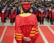 研究生“被逼”自杀？国外高校如何处理师生关系