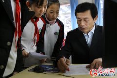 2018年末，让我们致敬海水中英勇救人的山东教师胡光明