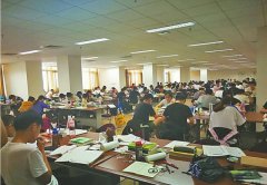 考研“升温”占座成老大难？驻济一高校出新招 “二维码占座”想占哪里扫哪