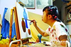 无锡“折翼”女孩首办个人画展 绘画10年笔下呈现多彩生活