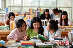 河北一大学女生宿舍获赞“最牛宿舍” 9名同窗8人考研乐成