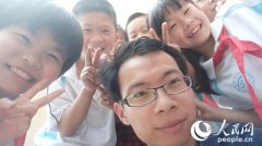 [网连中国]多地中小学调查：男教师，如何才能留下你？