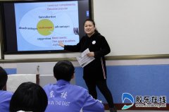 龙口一中东校举行青年教师达标课活动