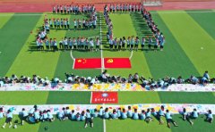 安徽亳州：小学生手绘长卷献祝福 喜迎二十大