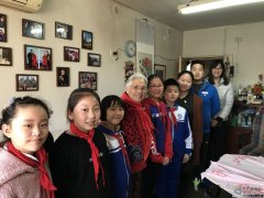 学雷锋纪念日 北京学生在行动