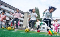 乡村小学，女生足球“嗨起来”