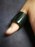 古代的玉扳指有何用（玉扳指的由来和意义）