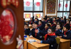 全国多地中小学春季开学见闻