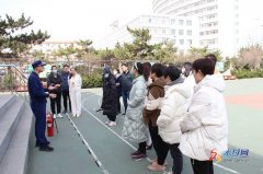 养正小学举行消防应急疏散演练