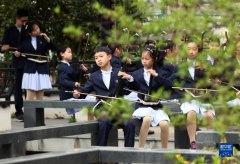 江苏无锡一所小学推广二胡文化 传承民族艺术