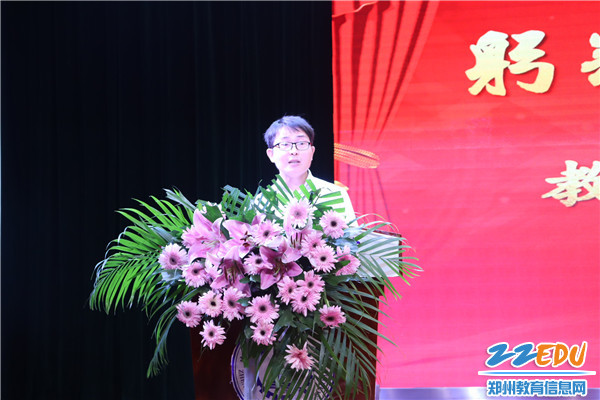 8、优秀教师代表王高龙老师发言