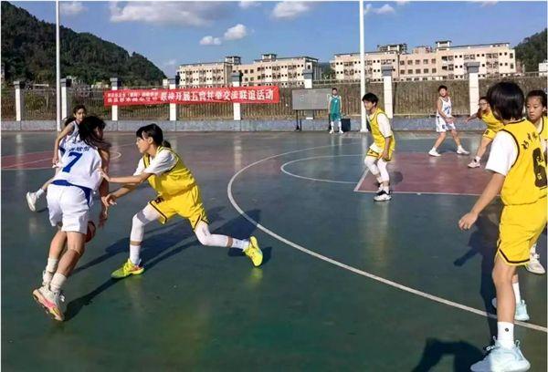 四川筠连县定水（景阳）中学与珙县杉木树中学校联袂开展五育并举实践交流活动