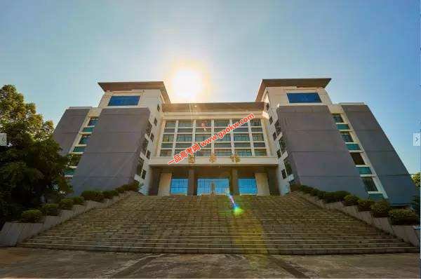广西大学行健文理学院录取分数线
