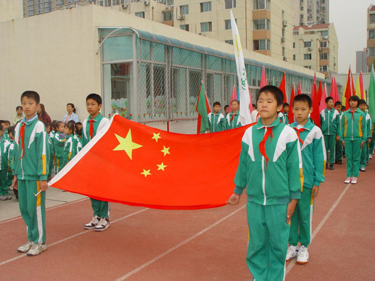 2012.10学校开展学生体育运动会。