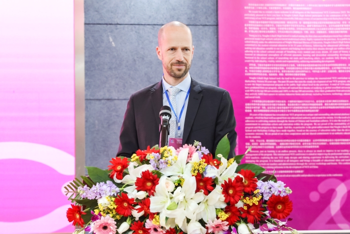 黑利伯瑞学校副校长斯蒂芬·马勒博士致贺词.JPG