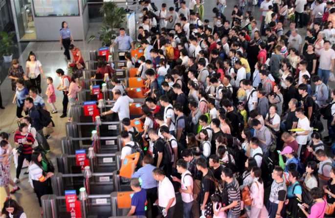 中국경절 연휴 귀성 절정