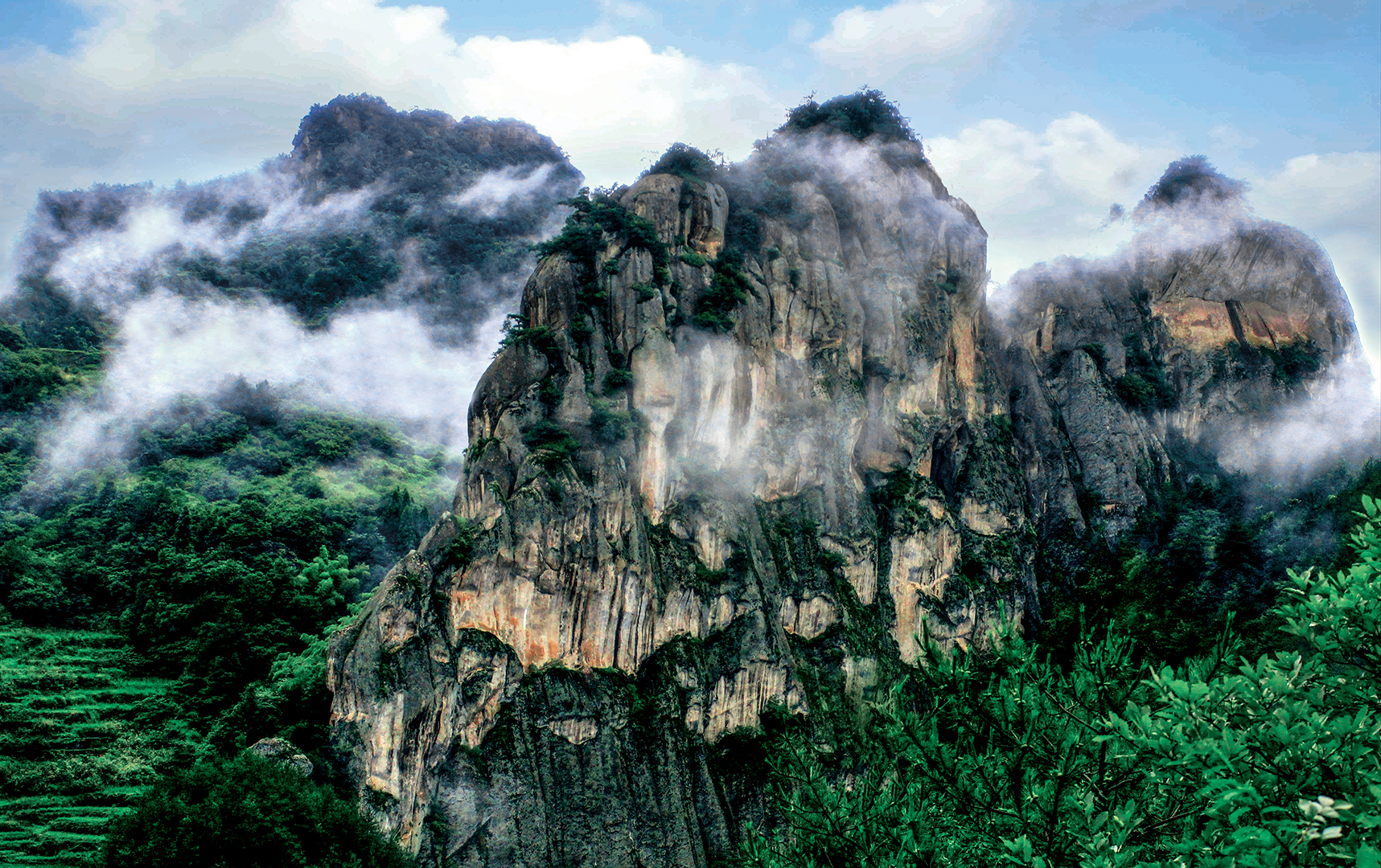 凝灰岩山体——花岩（缙云县委宣传部供图）.jpg