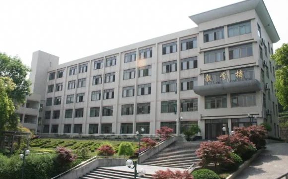 杭州市西湖高级中学在杭州的排名第几,属于什么档次？