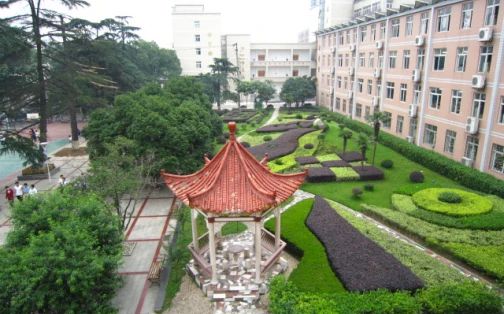 武汉市东湖中学简介概况(建校历史、地址、师资、校训、环境)